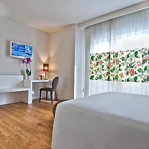 Ξενοδοχείο Caravel