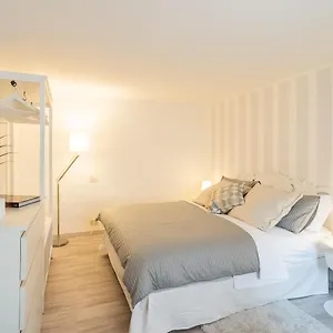 ***** Romantic - Center Italie